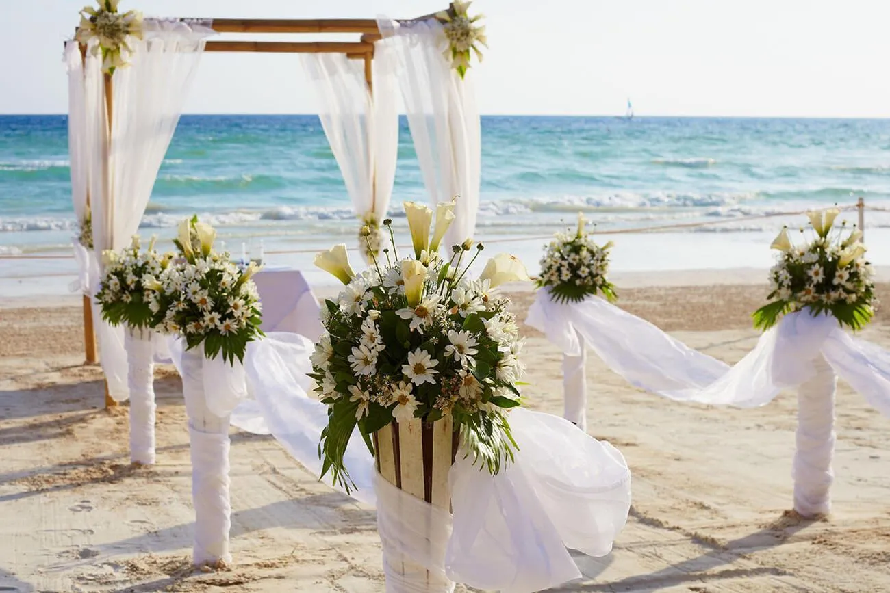 Puglia getting married on the beach
